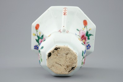 A Chinese famille rose spittoon, Yongzheng/Qianlong